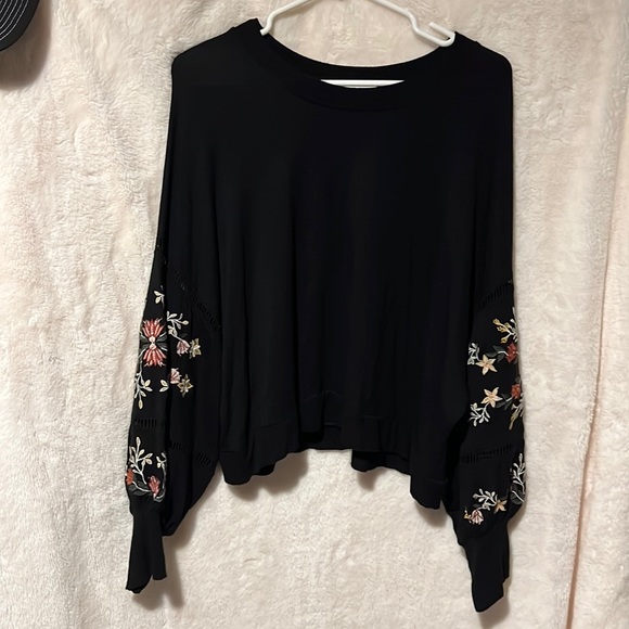 coco + Jaimeson Tops - Coco + Jaimeson black crop top the detail of this shirt is just amazing